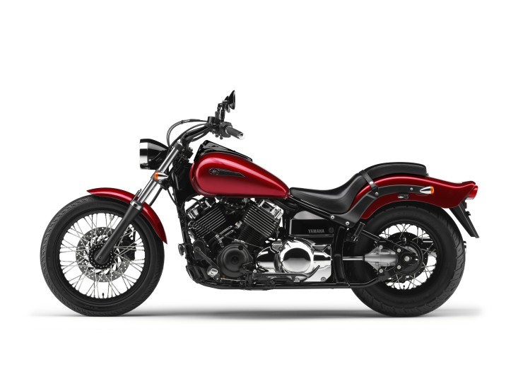 ヤマハの人気ミドルクラス・クルーザー“ドラッグスター”がカラー