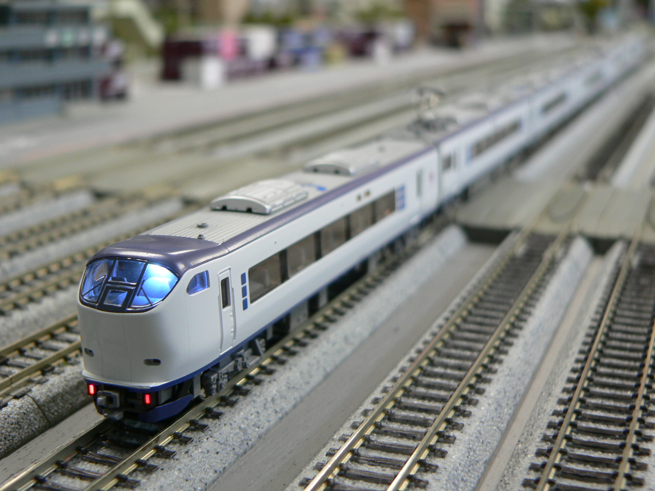 カトーの281系はるか6両セットの車掌室灯＆室内灯つき特製品を