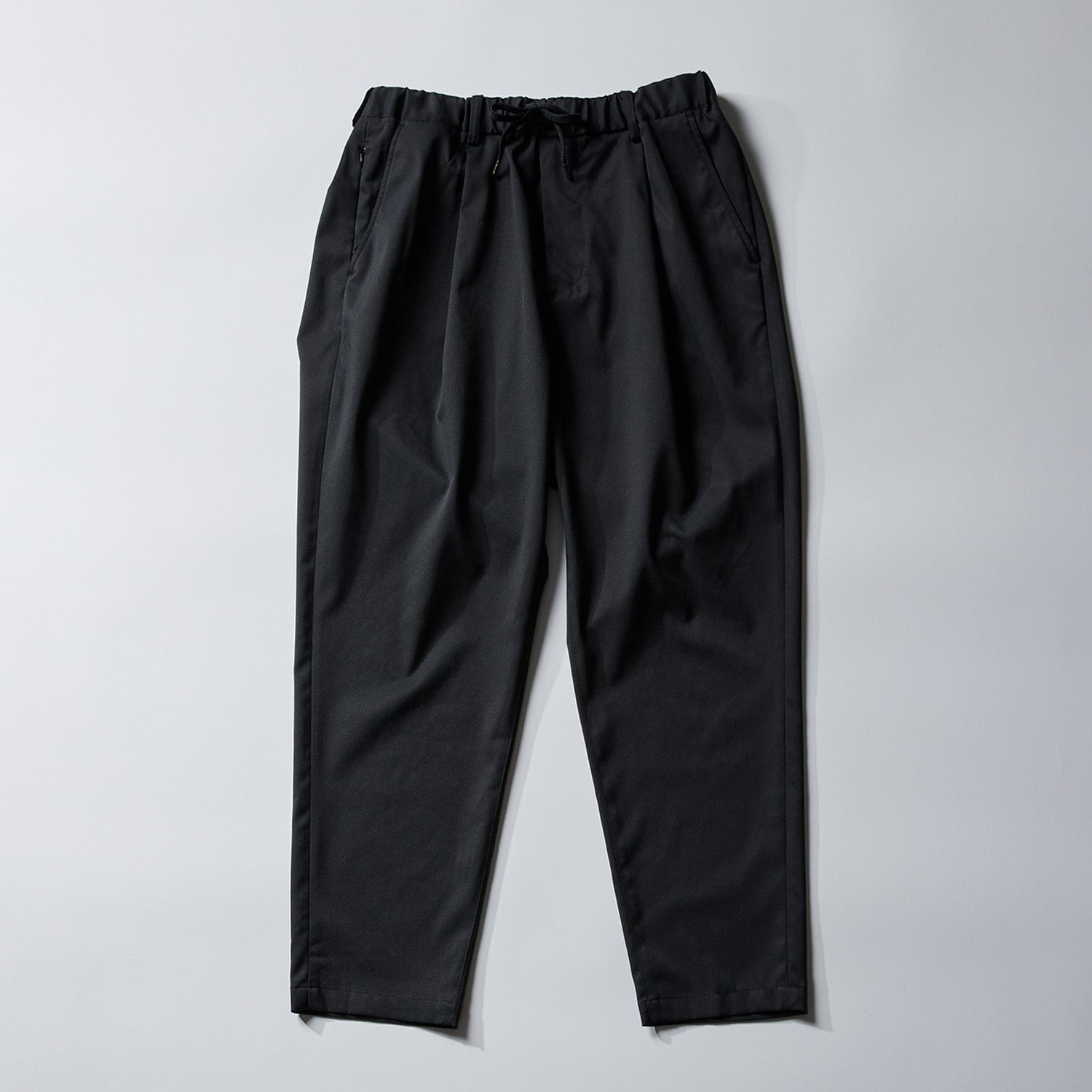 ultimex one tuck tapered easy pants – Macqlo
