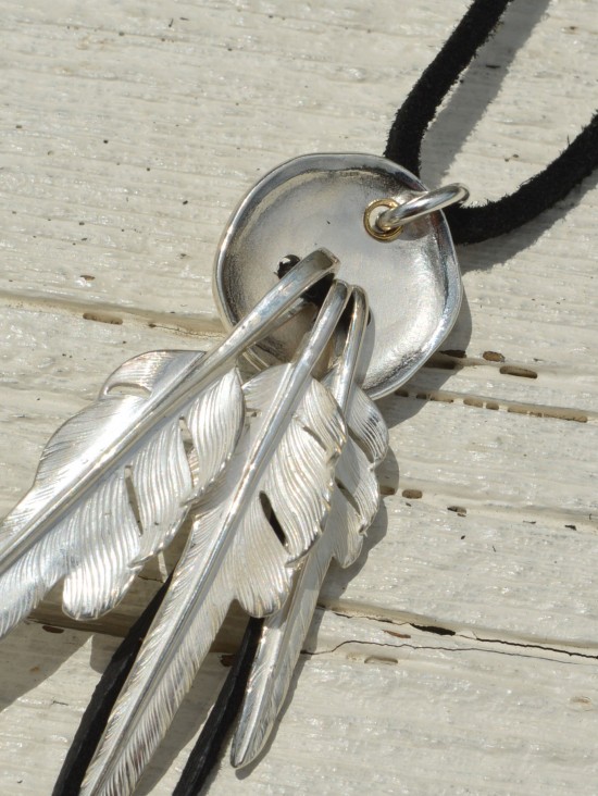 LARRYSMITH】 KAZEKIRI FEATHER PENDANT！！ | Northrim Blog