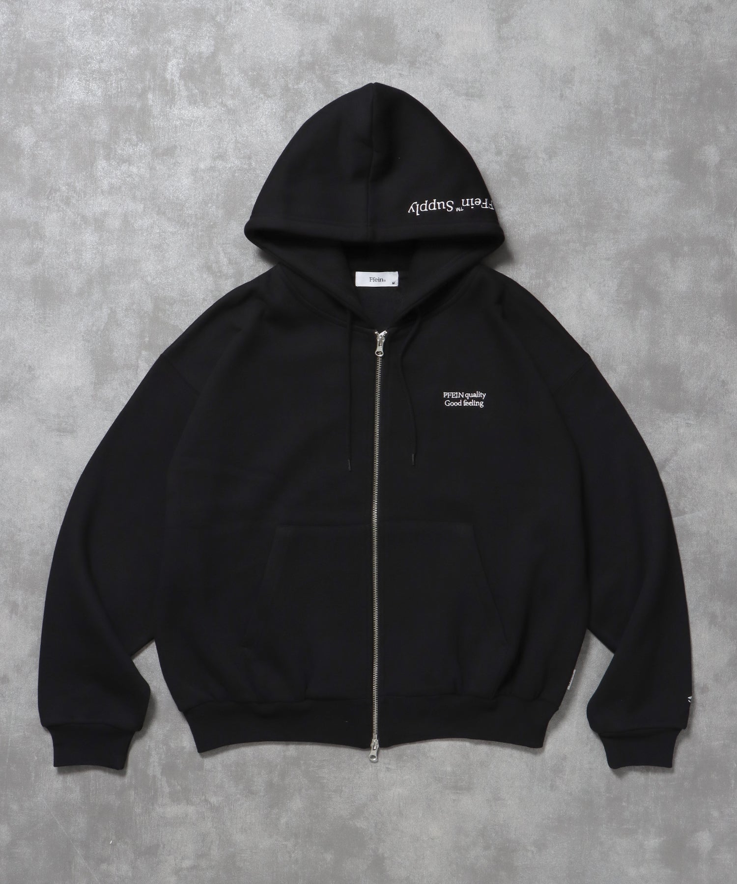 FFEIN(フェイン)】ヘビーウエイトフード刺繍ロゴジップパーカー