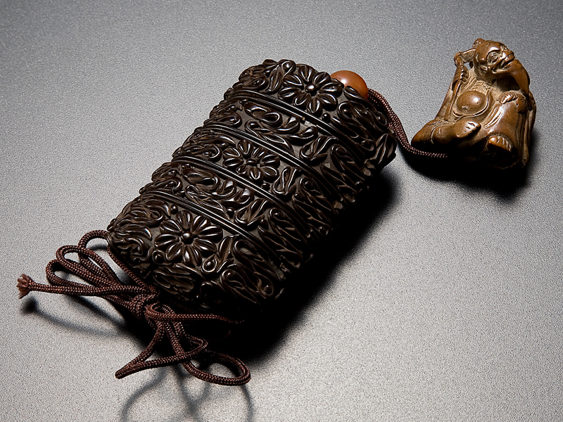 印籠（薬籠：江戸時代の道中用薬入れ） 自来也の根付