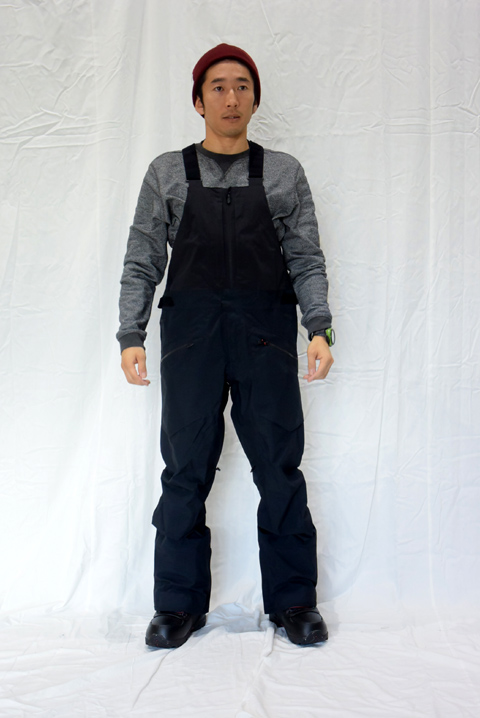 パウダーの日に最適。BURTON AKのビブパンツ 3L Freebird Bib Pant – A