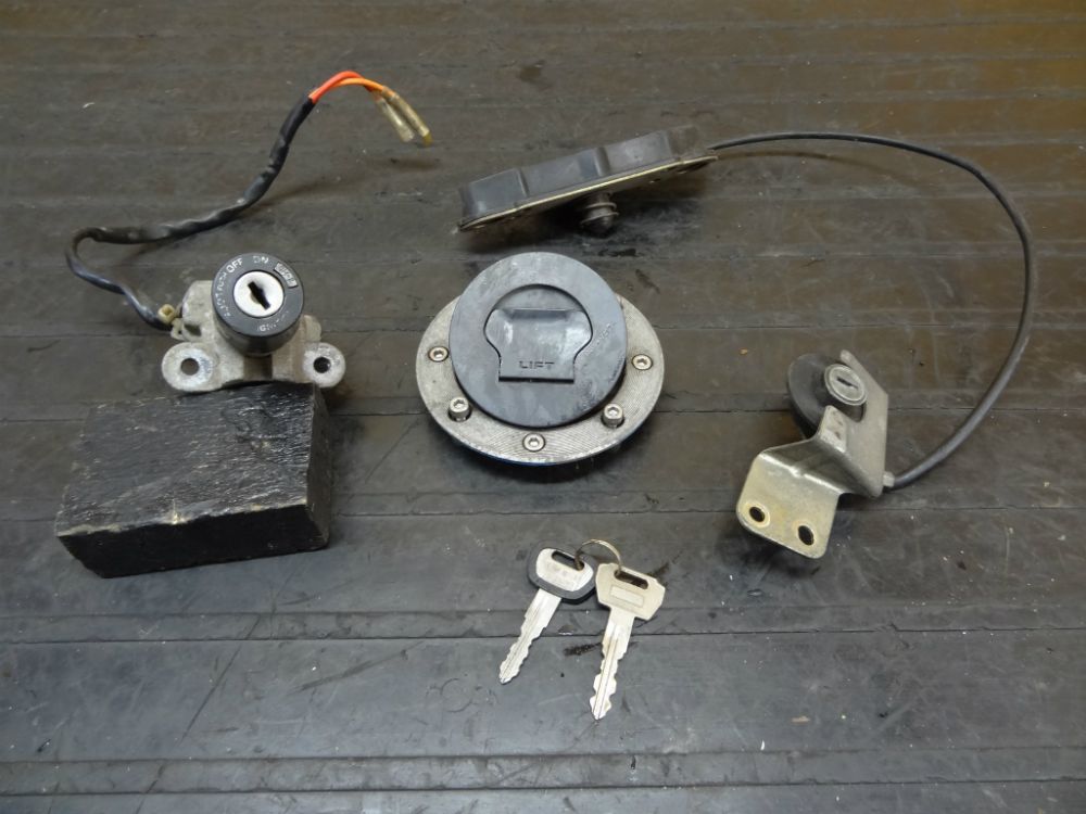 160203】インパルス400(GK79A)◇キーセット?メインスイッチ 鍵 – 中古