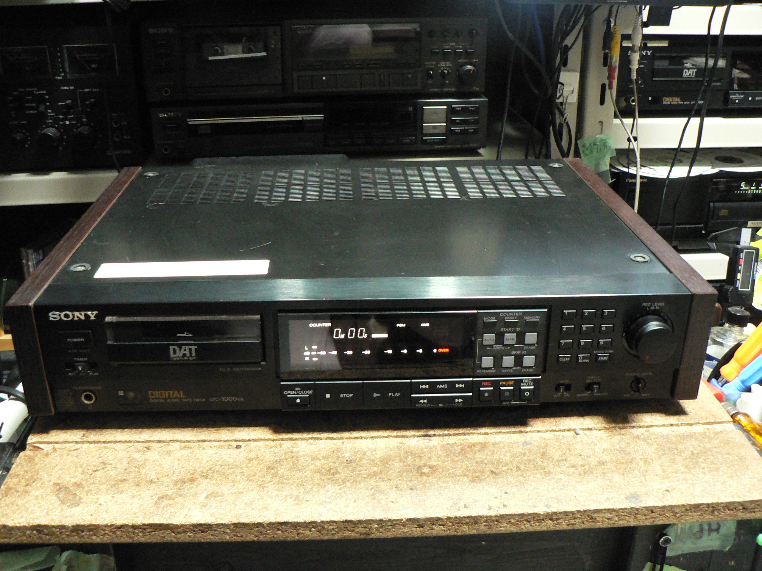 Y*i様 外箱あり！SONY DATデッキdtc-1000es ジャンク 汎用？ 外箱あり