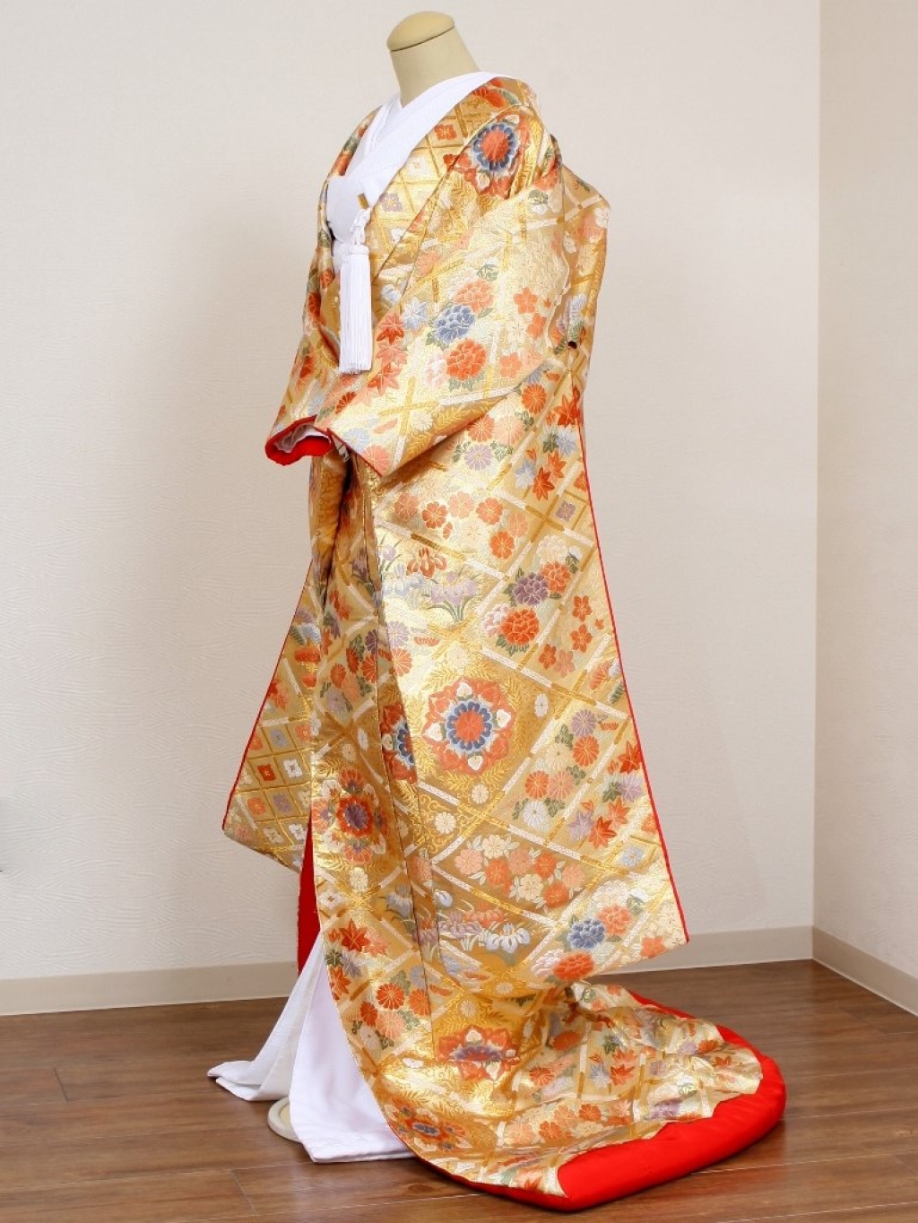 名古屋で こだわりの白無垢・色打掛・引き振袖レンタル｜婚礼和装専門