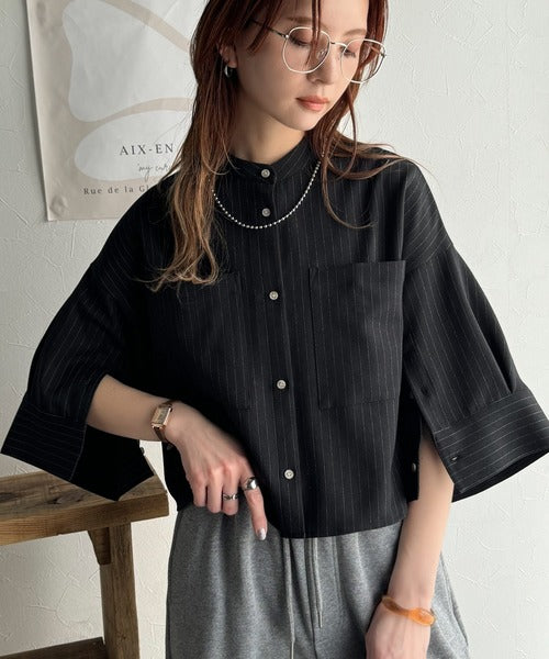 大人の上品トップス。バンドカラーワイドスリーブショート丈ストライプ