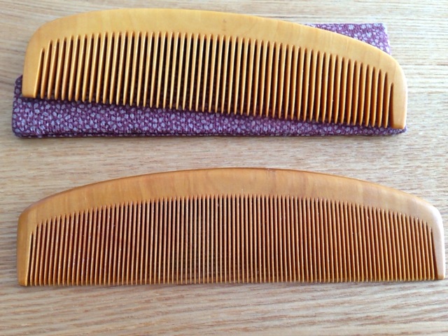 上野の十三やの櫛と大宮の廣島つげ櫛店の櫛 - 備忘録