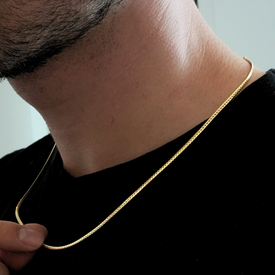 DIFFERENT NECKLACE GOLD
