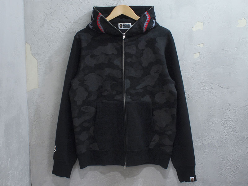 A BATHING APE 'REFLECTION CAMO SHARK FULL ZIP HOODIE'シャーク