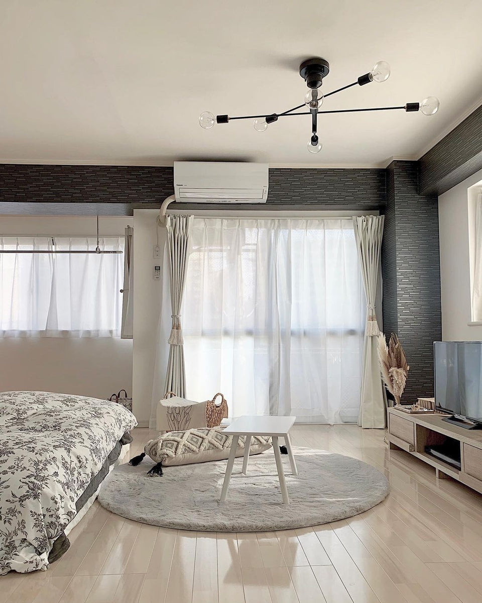 優しい色味のライトグレーのラグマットで、お部屋を明るい印象に