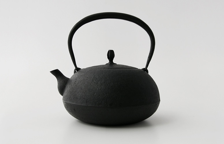 南部鉄器 鉄瓶 / 南部鉄瓶 / 釜定 / 新珠肌 [ やかん 日本製 ih対応 ih