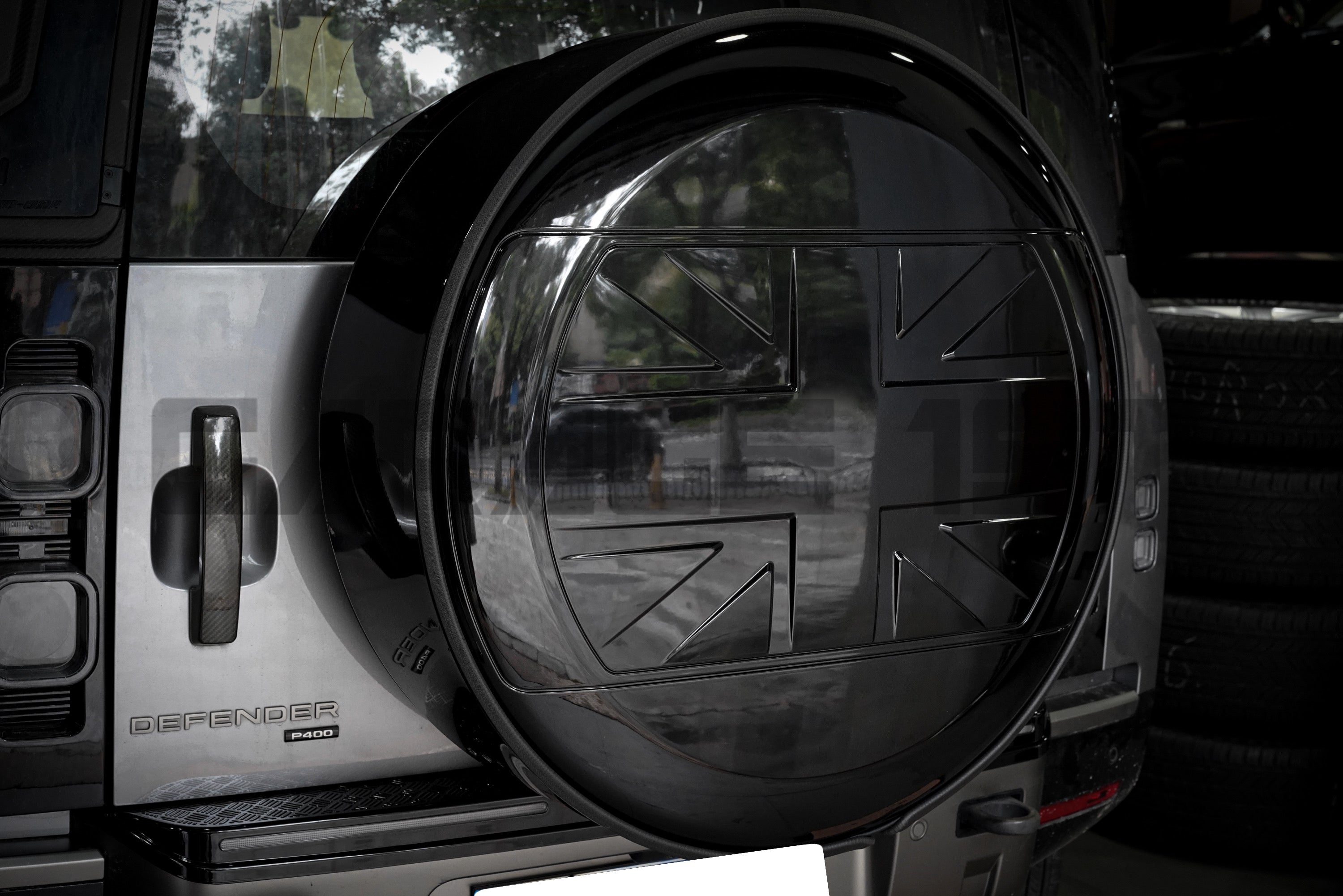 ディフェンダーハードスペアタイヤカバー/ LANDROVER（ランドローバー