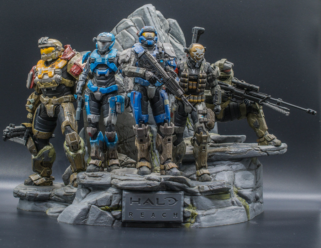 Halo Reach: Noble Team Statue + Game Bundle (Xbox 360) – J2Games