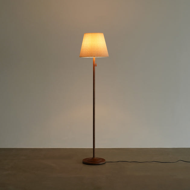 Fabric × Wood プリーツデザイン フロアランプ – KANADEMONO