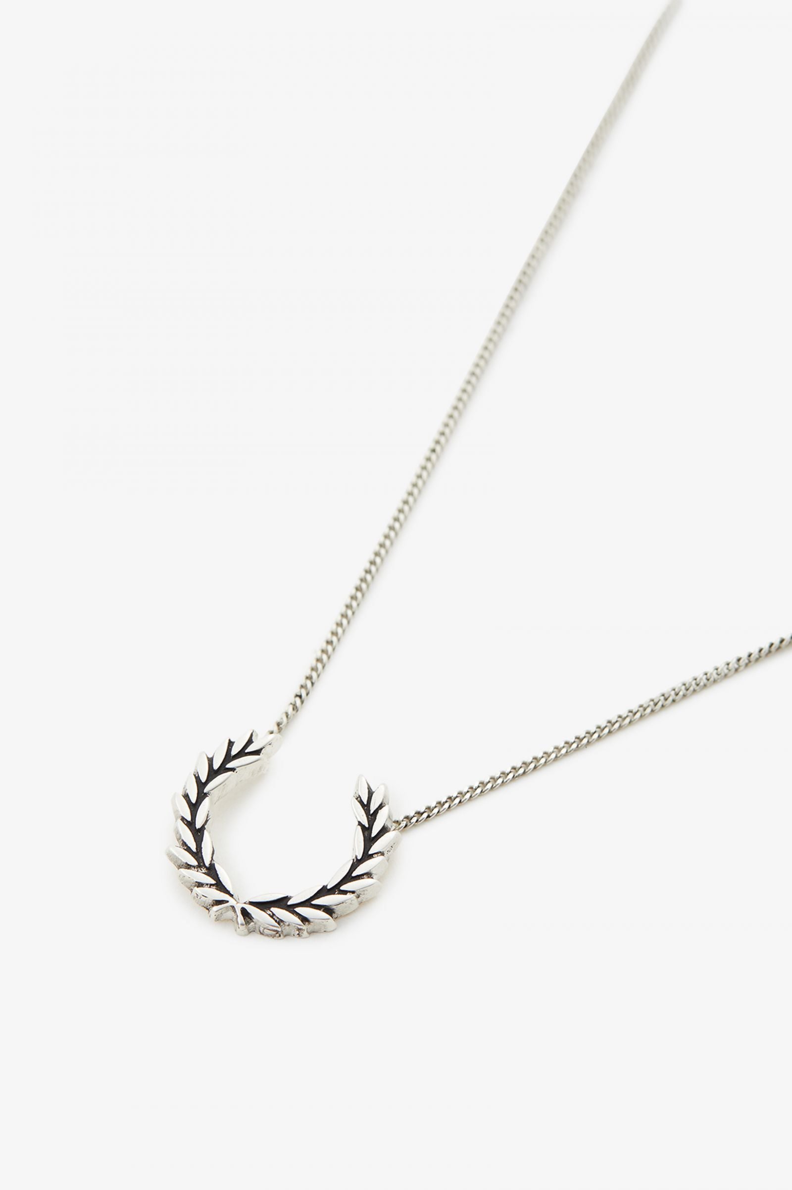 Fred Perry Laurel Wreath Necklace – Posers Hollywood