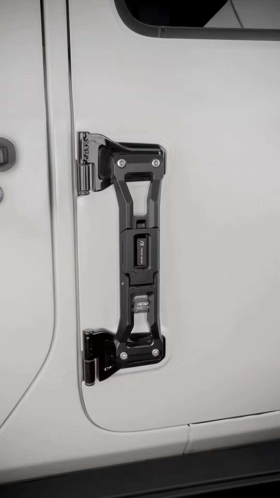 ドアヒンジステップ[栓抜き機能付き] ジープラングラーJK/JL/JT – Ritter