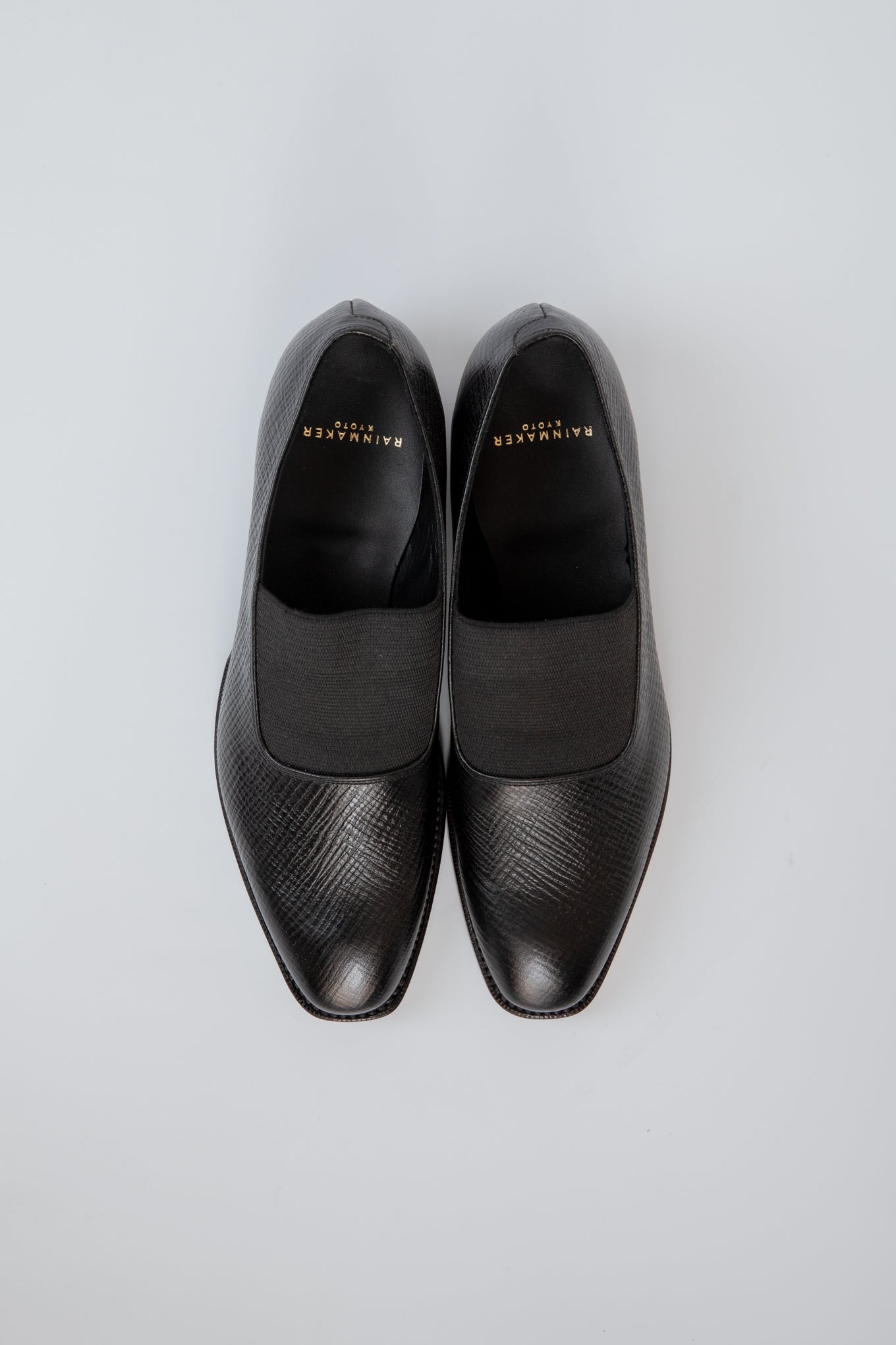 SHIRRING OPERA PUMPS / BLACK EMBOSS – RAINMAKER KYOTO