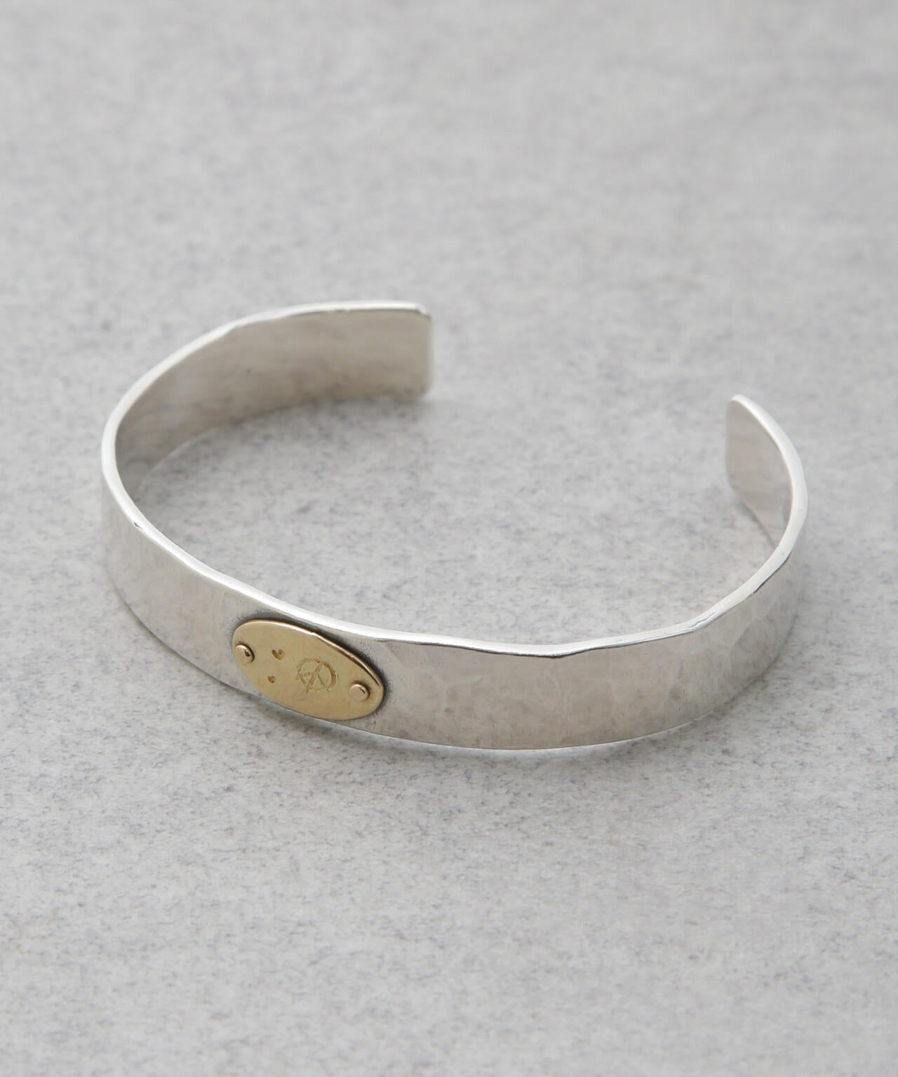 Porter Classic / GOLD RIVET BANGLE LOVE & PEACE