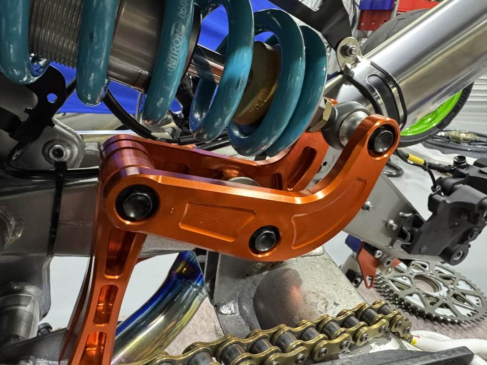 ZX-4R/RR 23- リンクプレート |