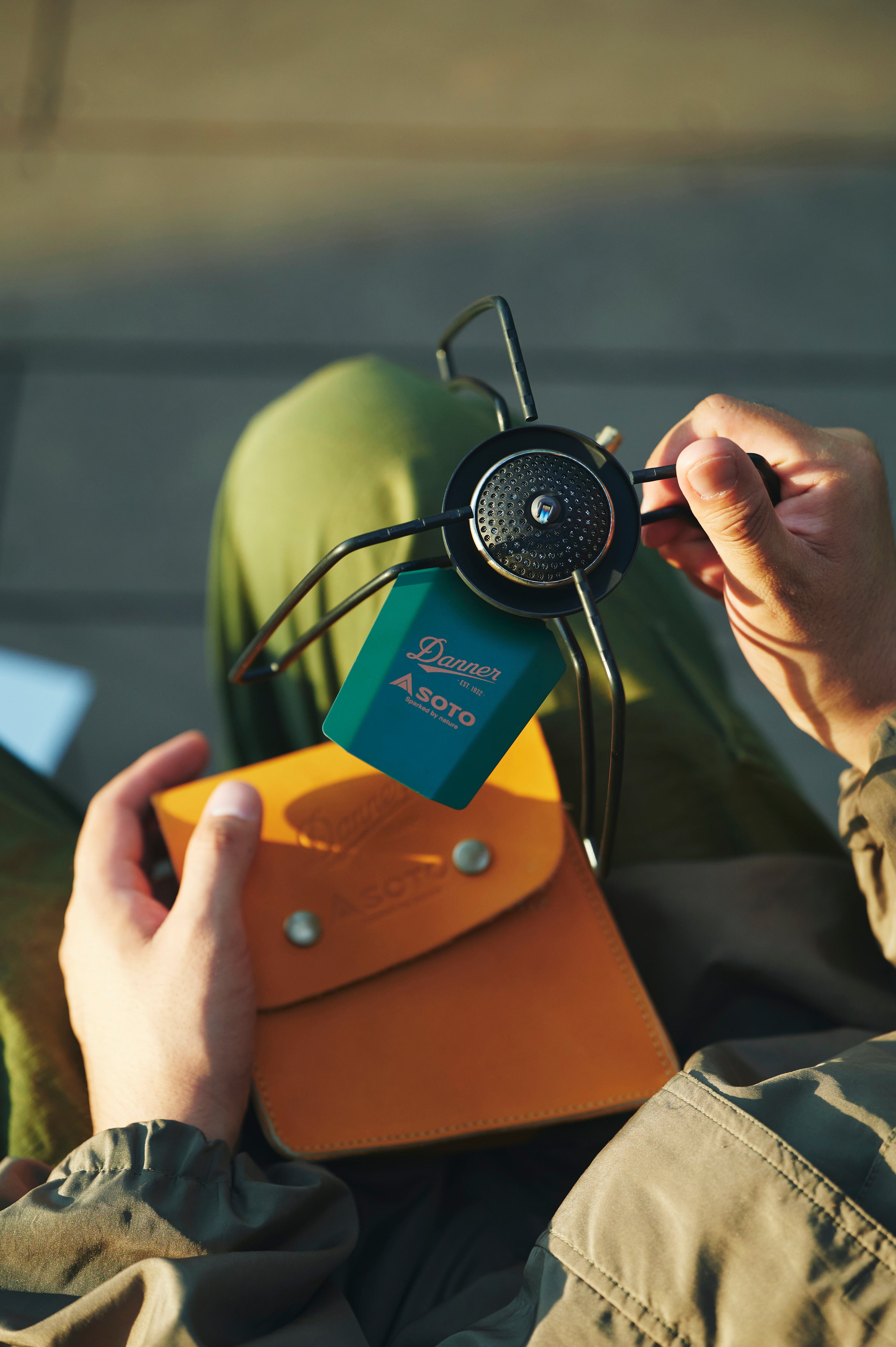 完売】Danner×SOTO レギュレーターストーブレザーケースセット – SOTO