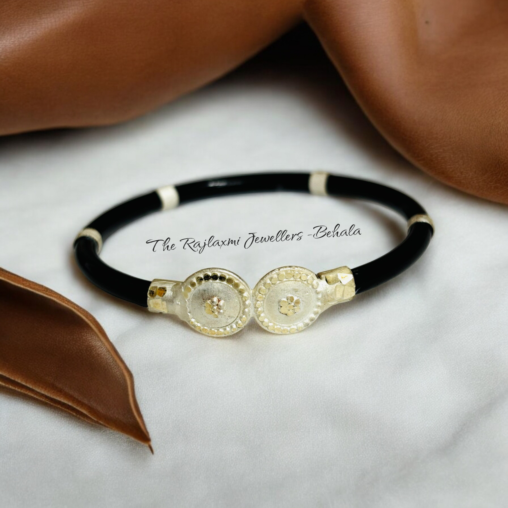 SILVER NOA- BLACK DESIGN 725 ORIGINAL SILVER NOA BANGLES FOR WOMEN