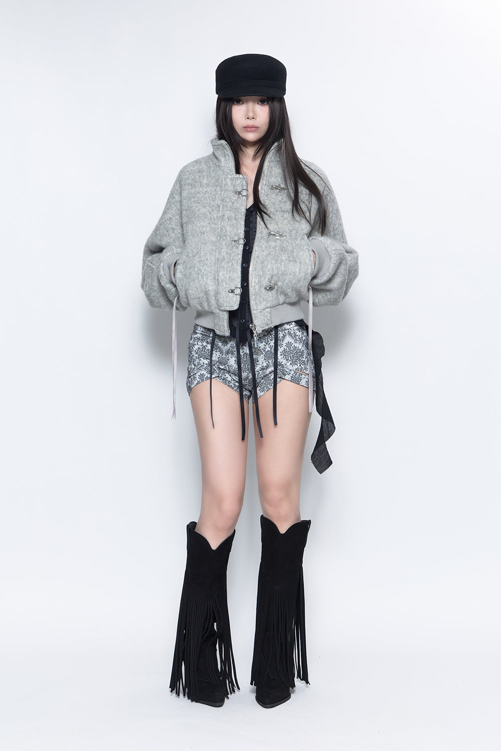 THEREDTHREAD / ザレッドスレッド】S v-cut mini shorts