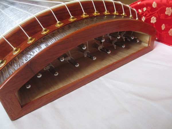 和楽器 ＞ 筝（お琴） ＞ 明鏡 短琴セット ソフトケース付き 127cm