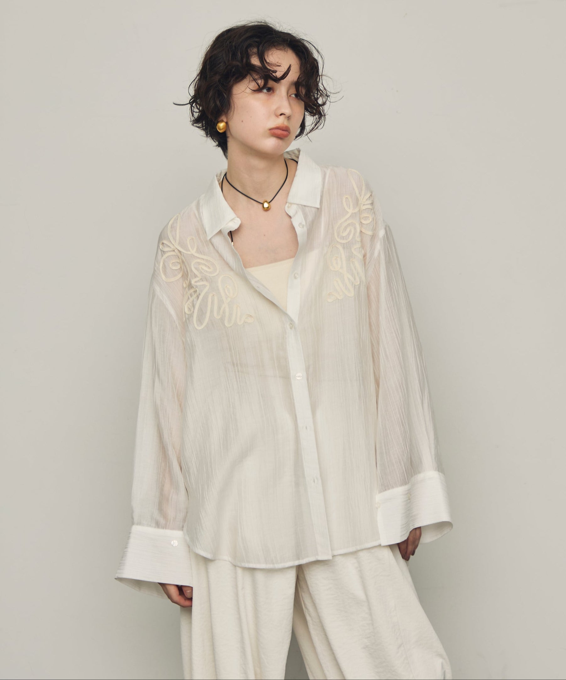 楊柳シアーコード刺繍ロングスリーブシャツ | Trish