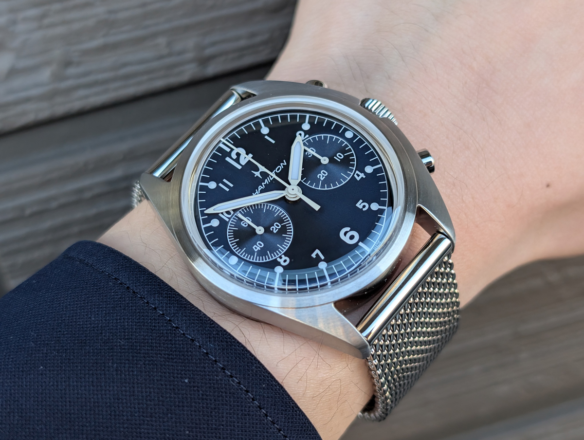 ハミルトンの歴史と良心が詰まった手巻きモデル。「カーキ