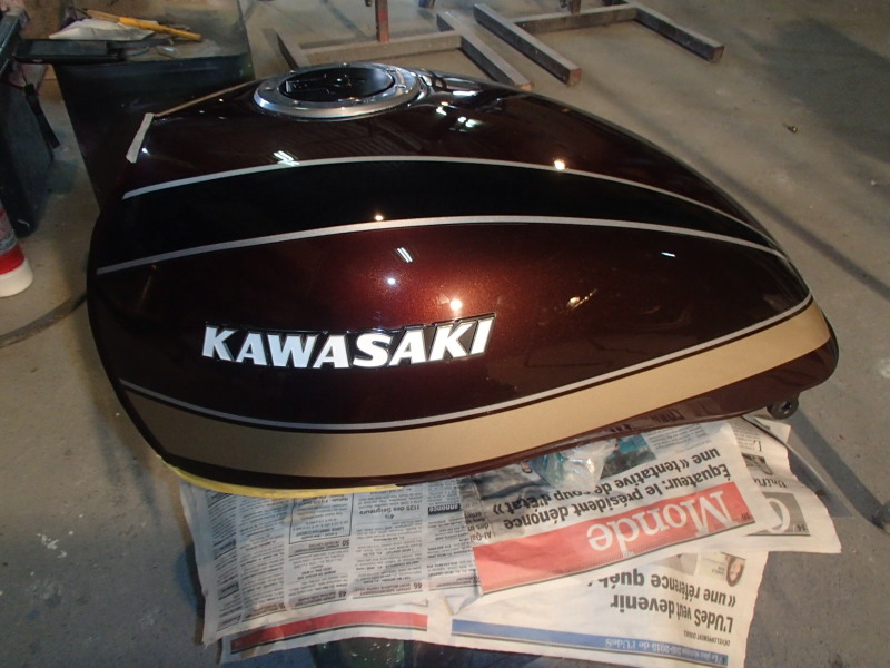 カワサキ ゼファー750 タンク純正色キズ修理 ：自動車板金塗装