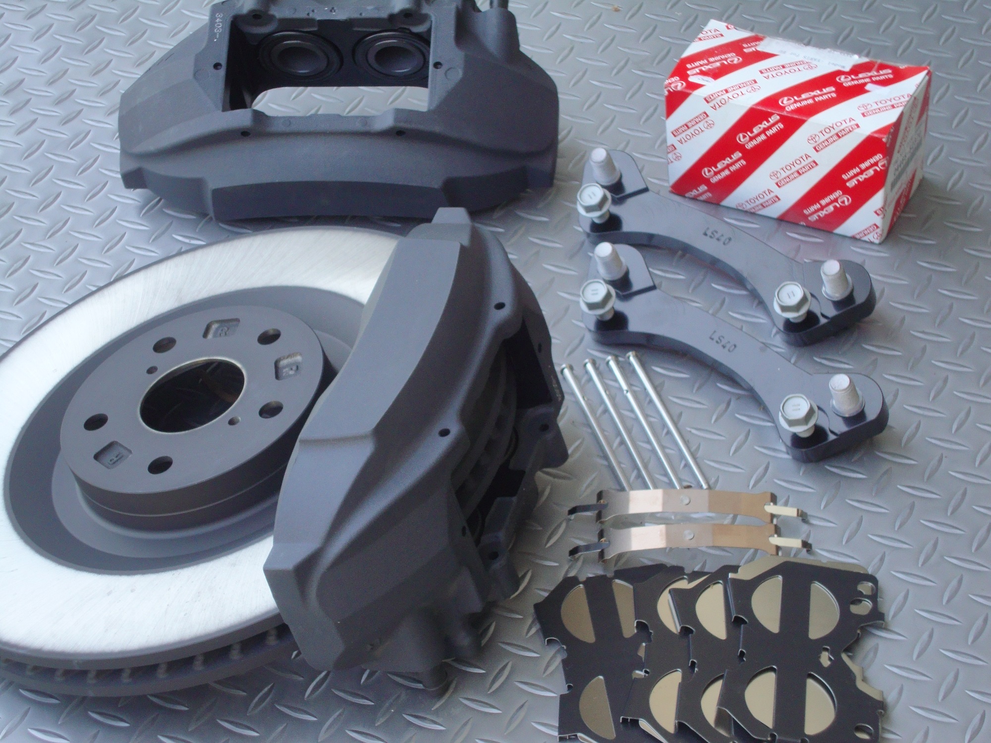 トヨタ ｲﾌﾟｻﾑ/ｶﾞｲｱ SXM10/20 ﾉｱ ﾎﾞｸｼィAZR21W UCFｾﾙｼｵｷｬﾘﾊﾟｰkit. 日産