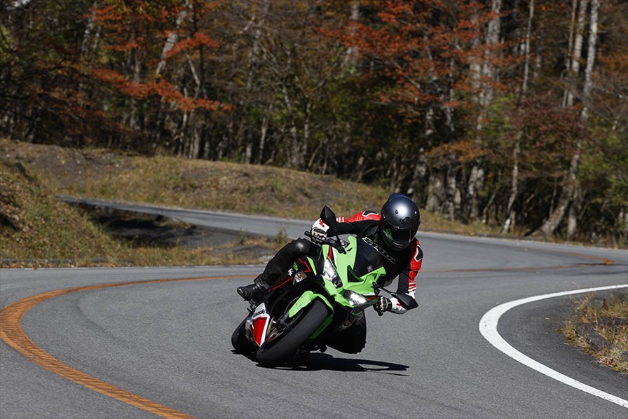 Kawasaki ZX-25R ザ・エクスタシー オブ 4気筒。 あの精密感、再び