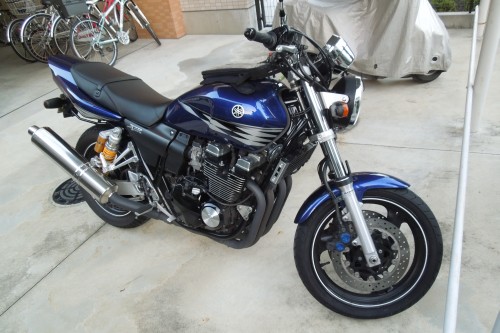 蒼い車輪ブログ::いい音と乗り心地＠ヤマハXJR400試乗記録