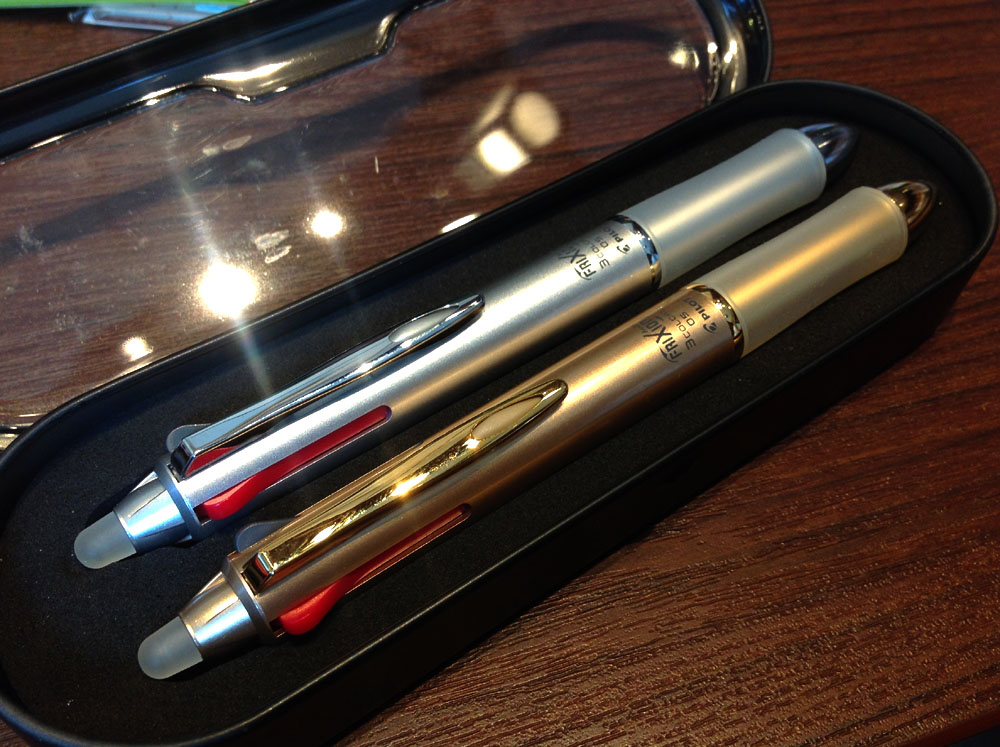 パイロット／フリクションボール3ゴールド＆シルバー】10億本突破記念