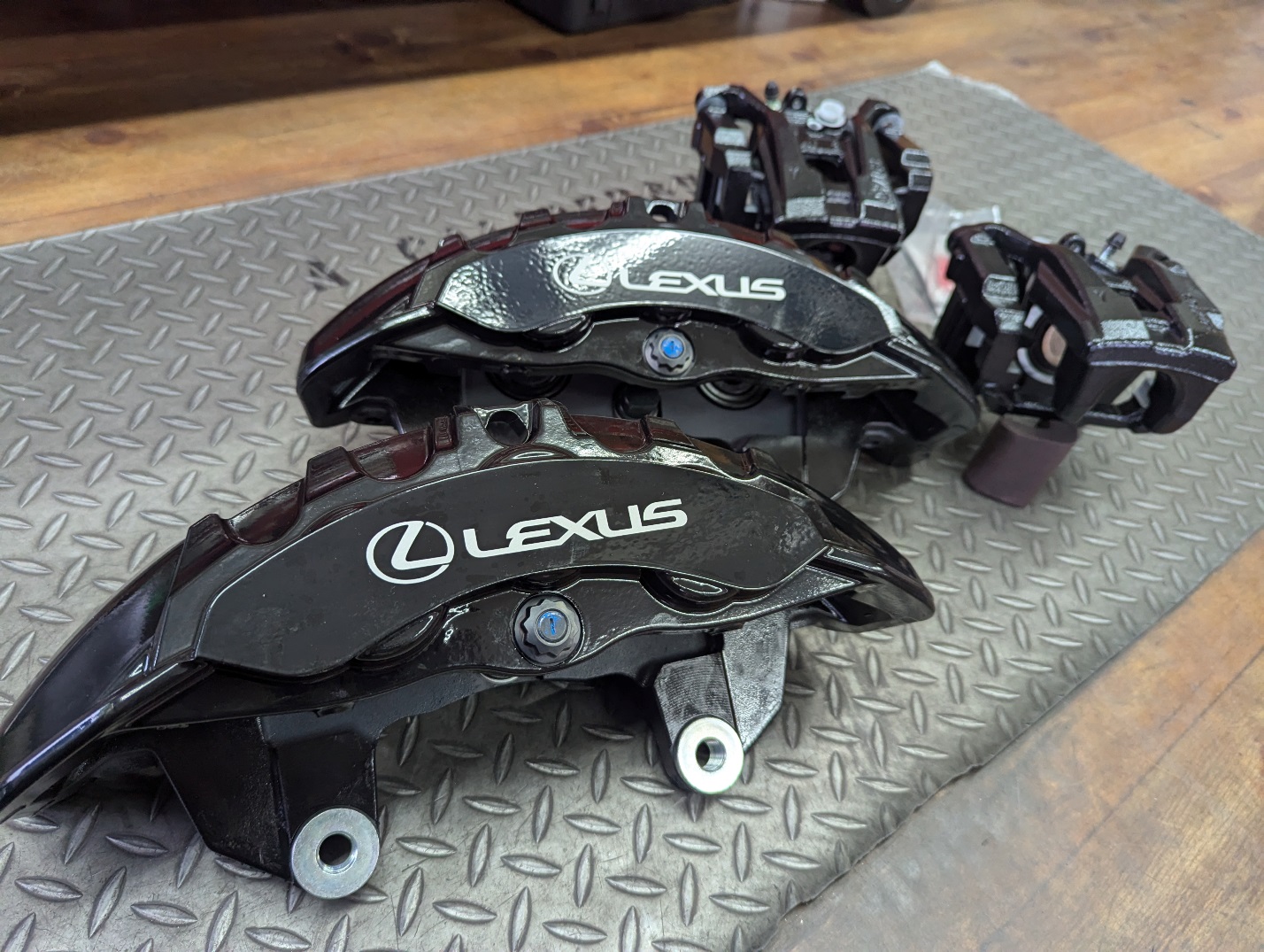 レクサスRX500h 新品ブレーキキャリパー整形塗装 | ブレーキ工房 K-CRAFT