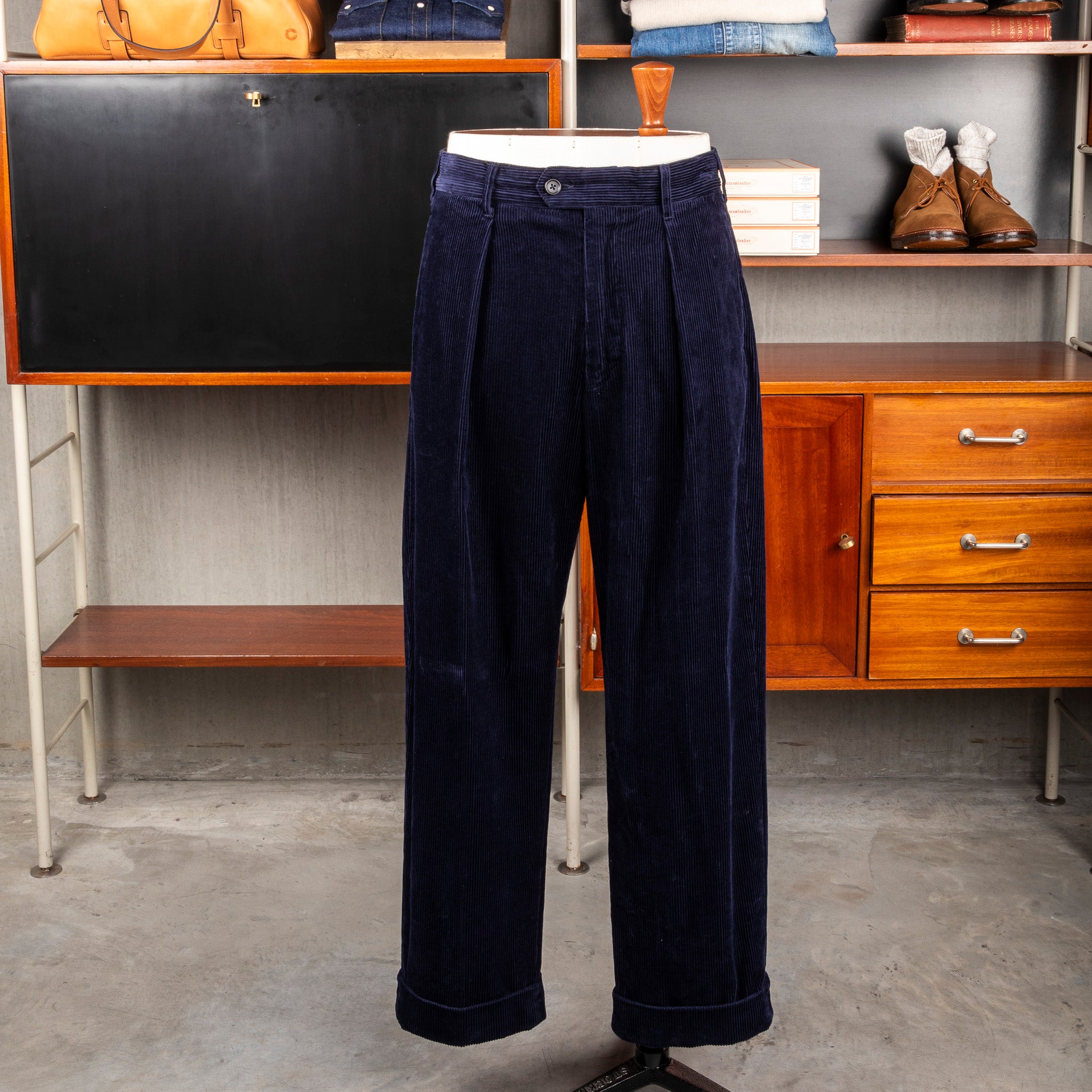 Engineered Garments Carlyle Pants 8-Wale Corduroy Navy – Frans