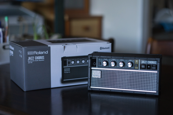 Rolandのジャズコ型Bluetoothスピーカー「JC-01」が届いた！