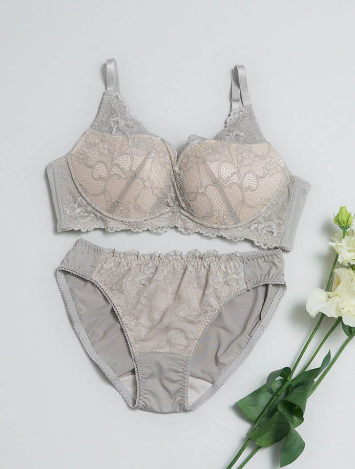 izumi BODY LABO 脇高フロントクロスノンワイヤーブラショーツセット