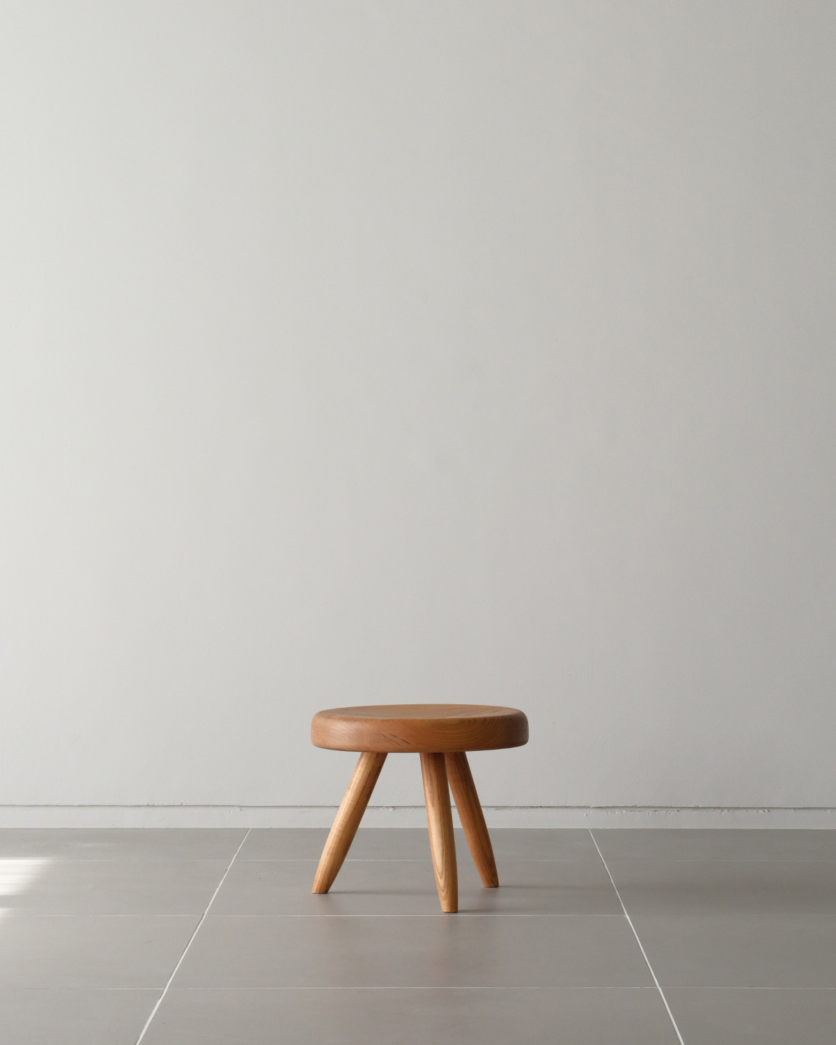 Charlotte Perriand｜Berger Stool | 052 STUDIO