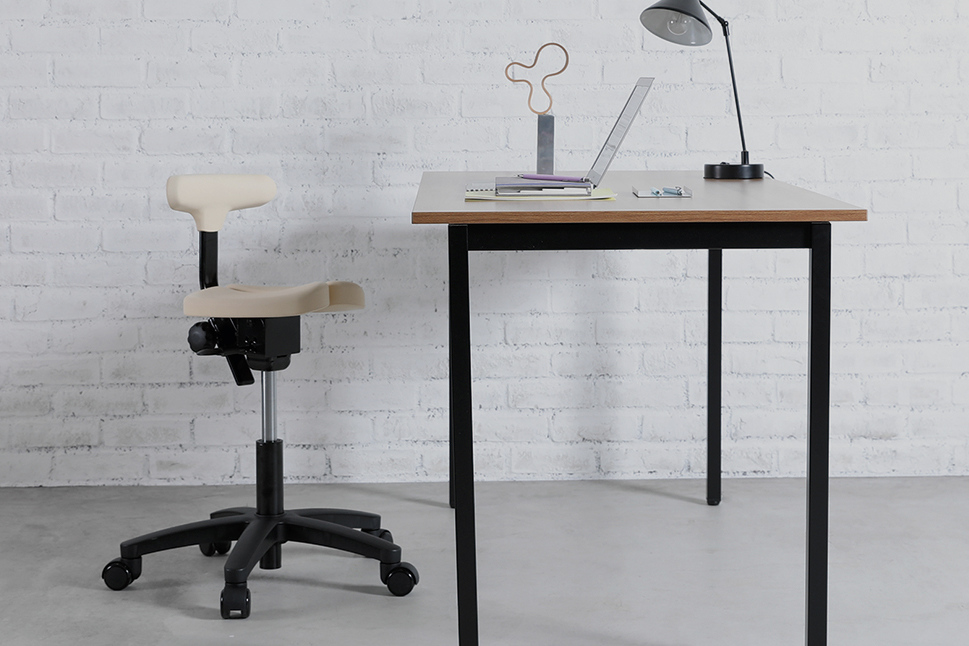 キャスタータイプ／オクトパス》健康医療アワード受賞 腰・姿勢・集中