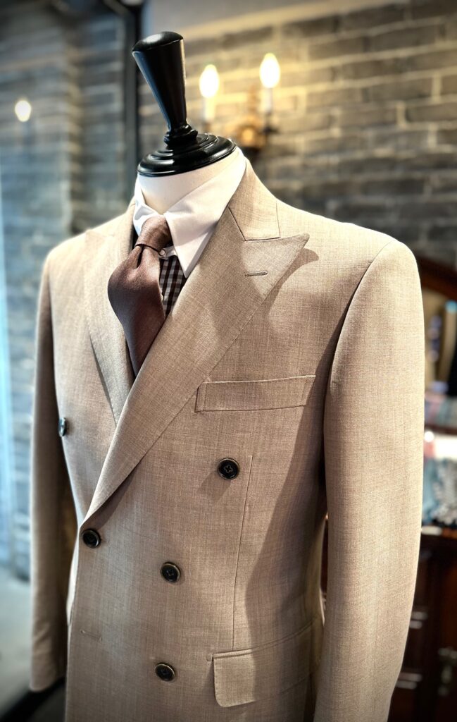 お客様仕上がり品/William Halstead フレスコ ベージュダブルスーツ
