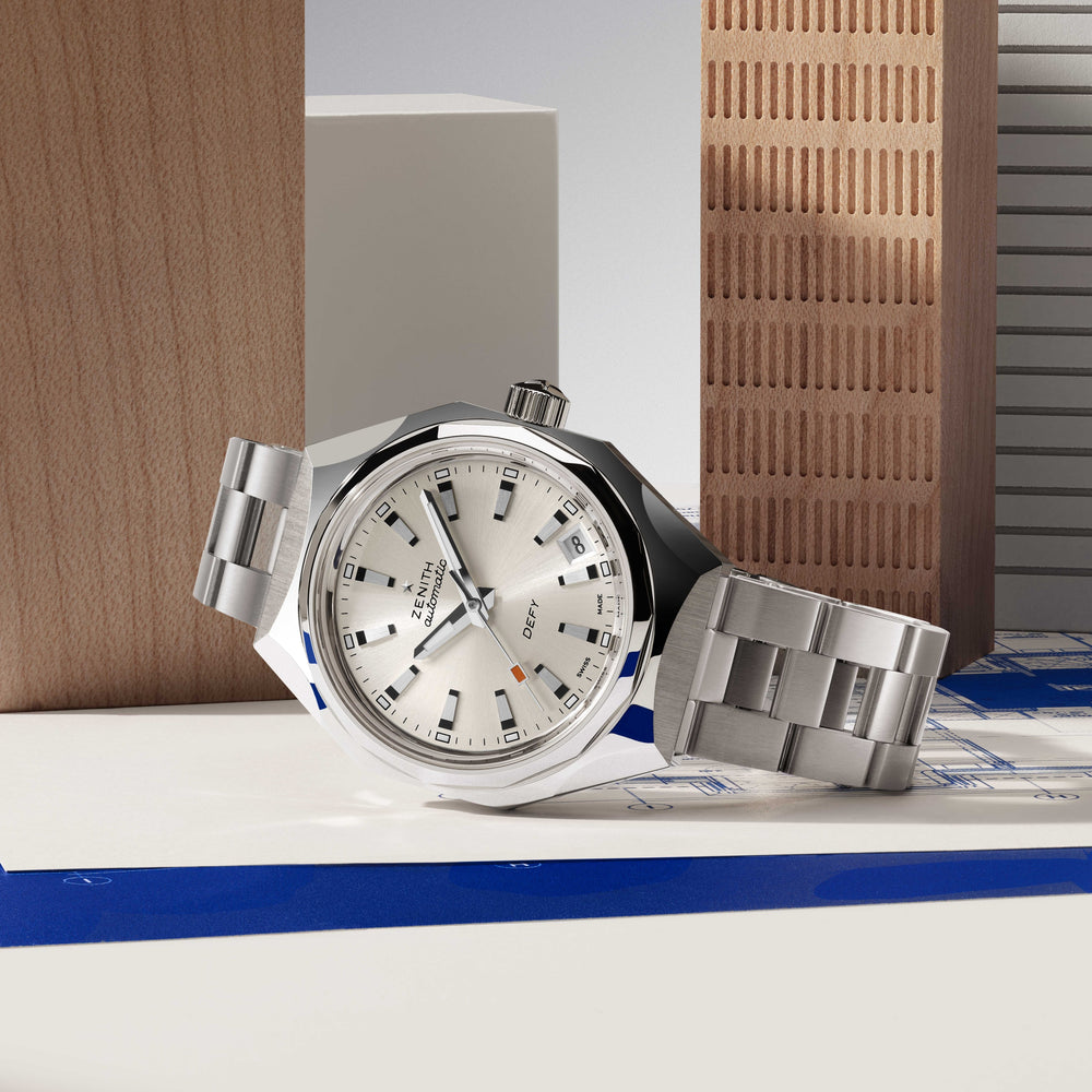 Defy Revival A3643 37mm - Silver on Bracelet | Teddy Baldassarre