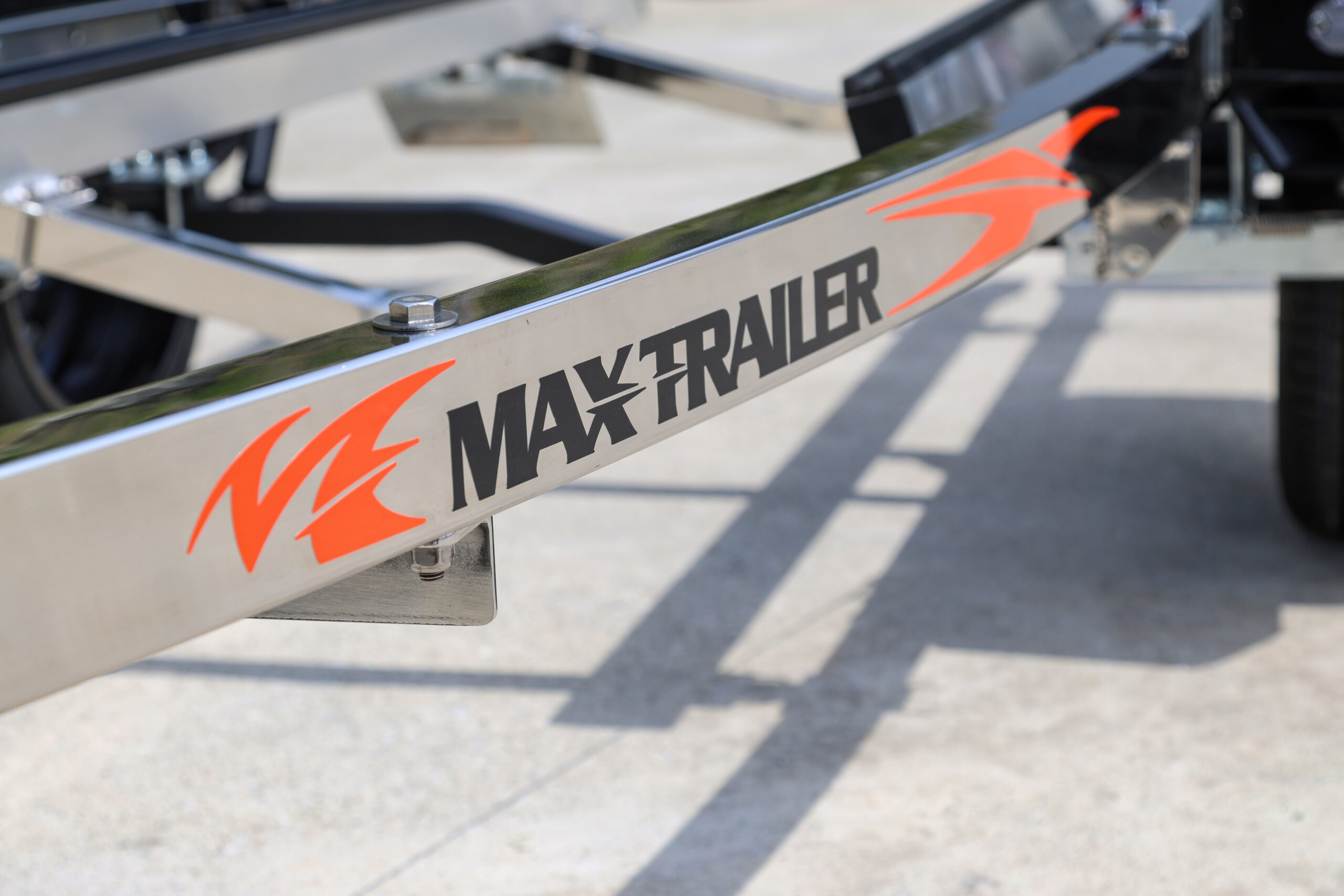 タイトジャパン：ヒッチメンバー/カーゴトレーラー/ボートトレーラー