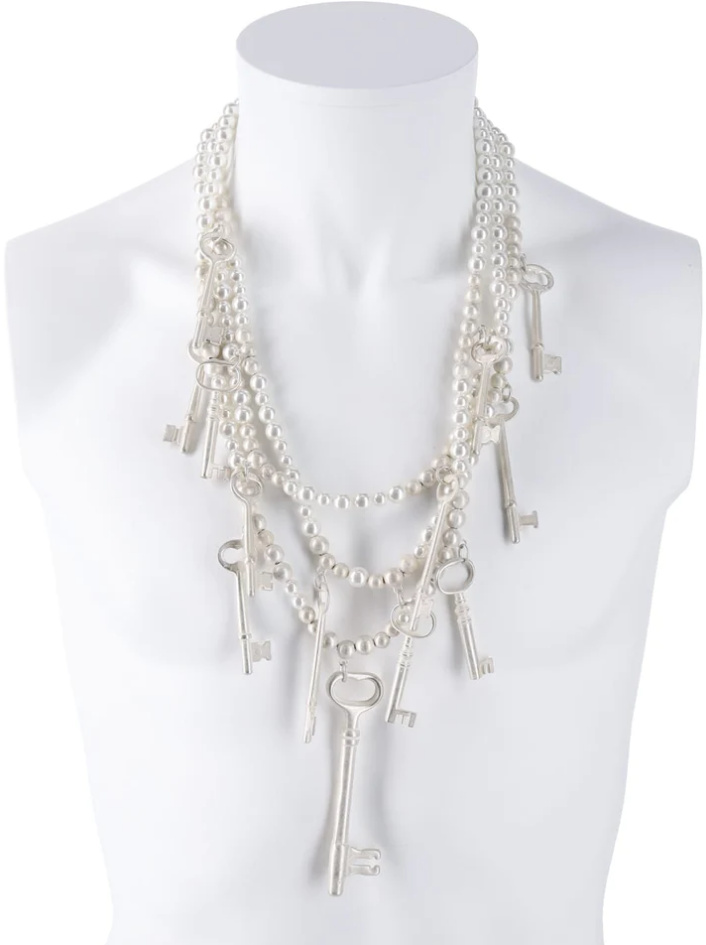 TAKAHIROMIYASHITATheSoloist. pearl necklace with five keys.(10mm