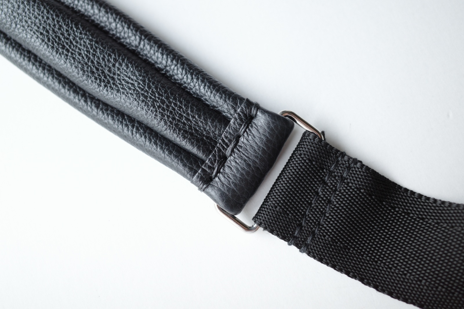 ebagos エバゴス フニュ シュリンク ソフトショルダーベルト・ブラック