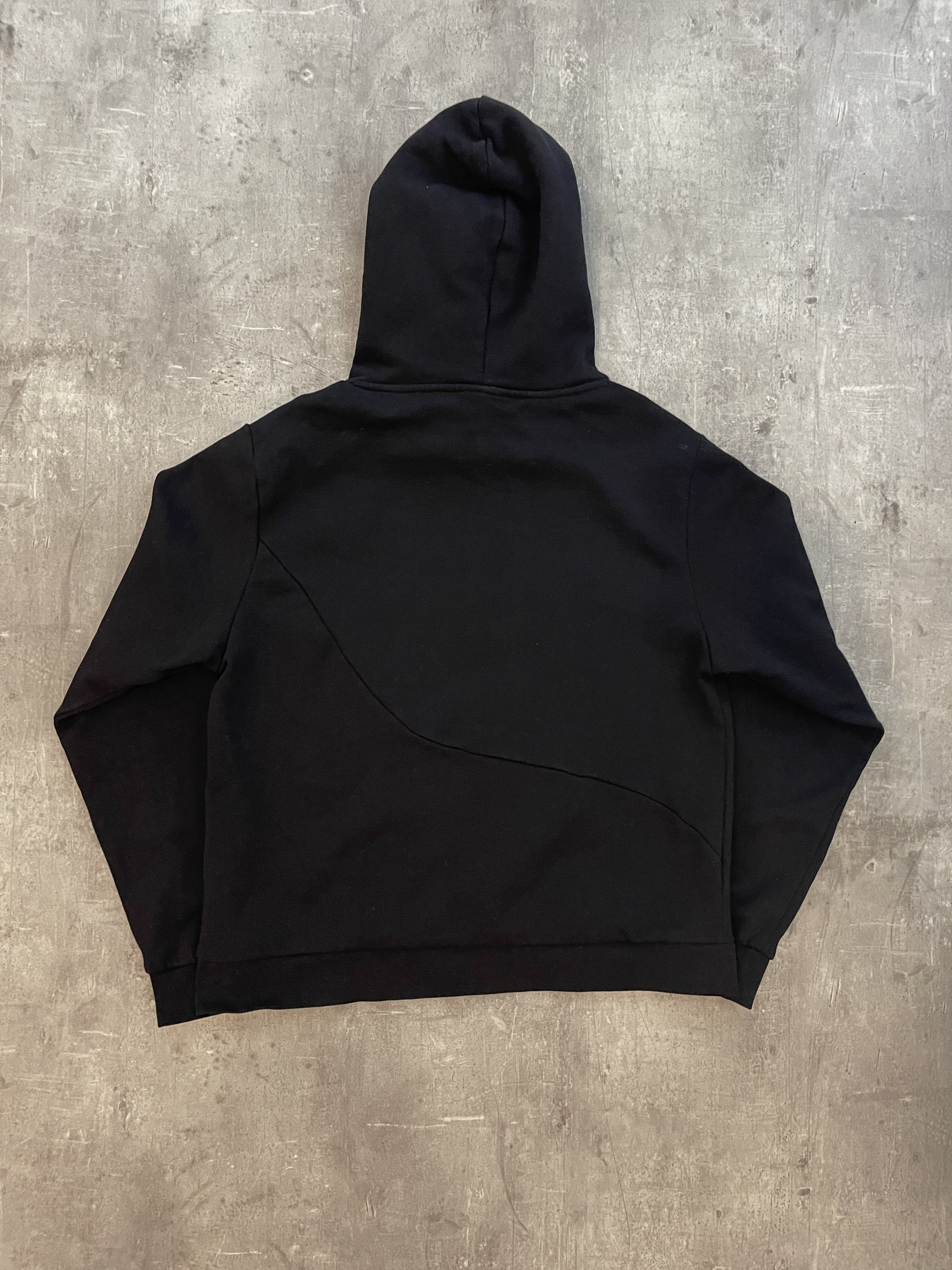 SYNA World Hoodie black – theroomhd