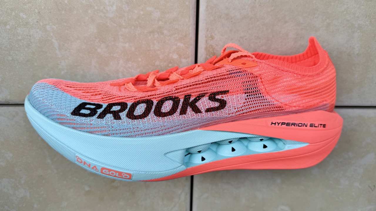 BROOKS Hyperion Elite 5 レビュー【素晴らしいけど高すぎ】｜ともらん！