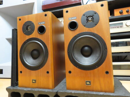 JBL A820vecchioの詳細スペックと内部ユニット エッジ張替え等の参考に