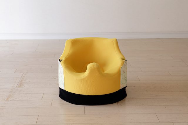 不安定な姿勢でも無理なくサポート。どこでも使える軽量級です